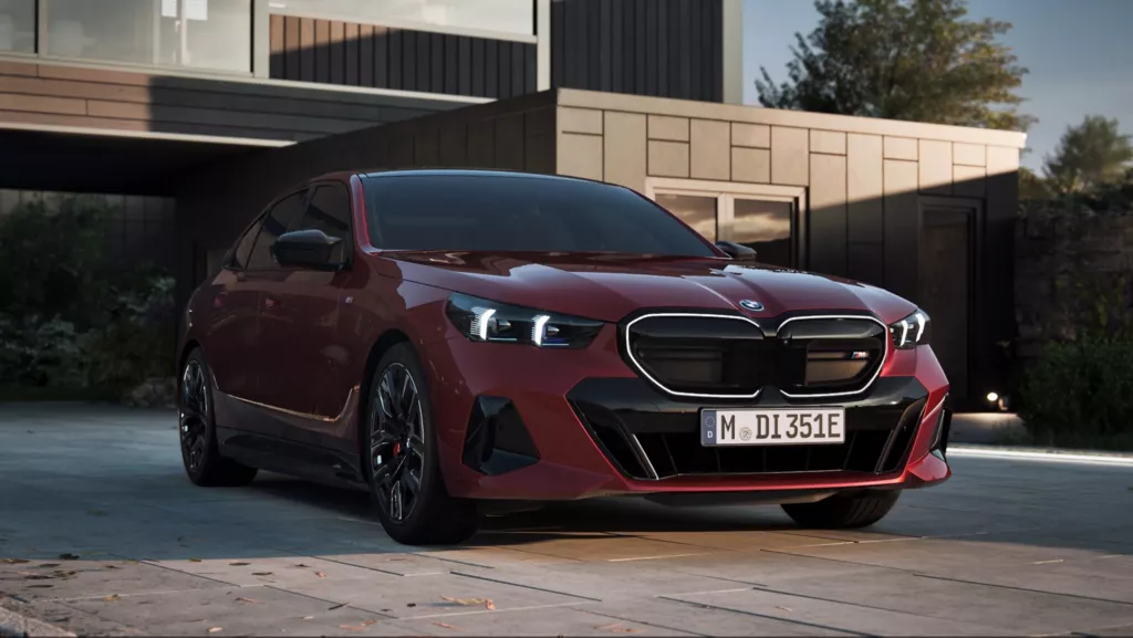 전기차인데 5시리즈 감성 그대로? BMW i5, 럭셔리 전동화의 정석