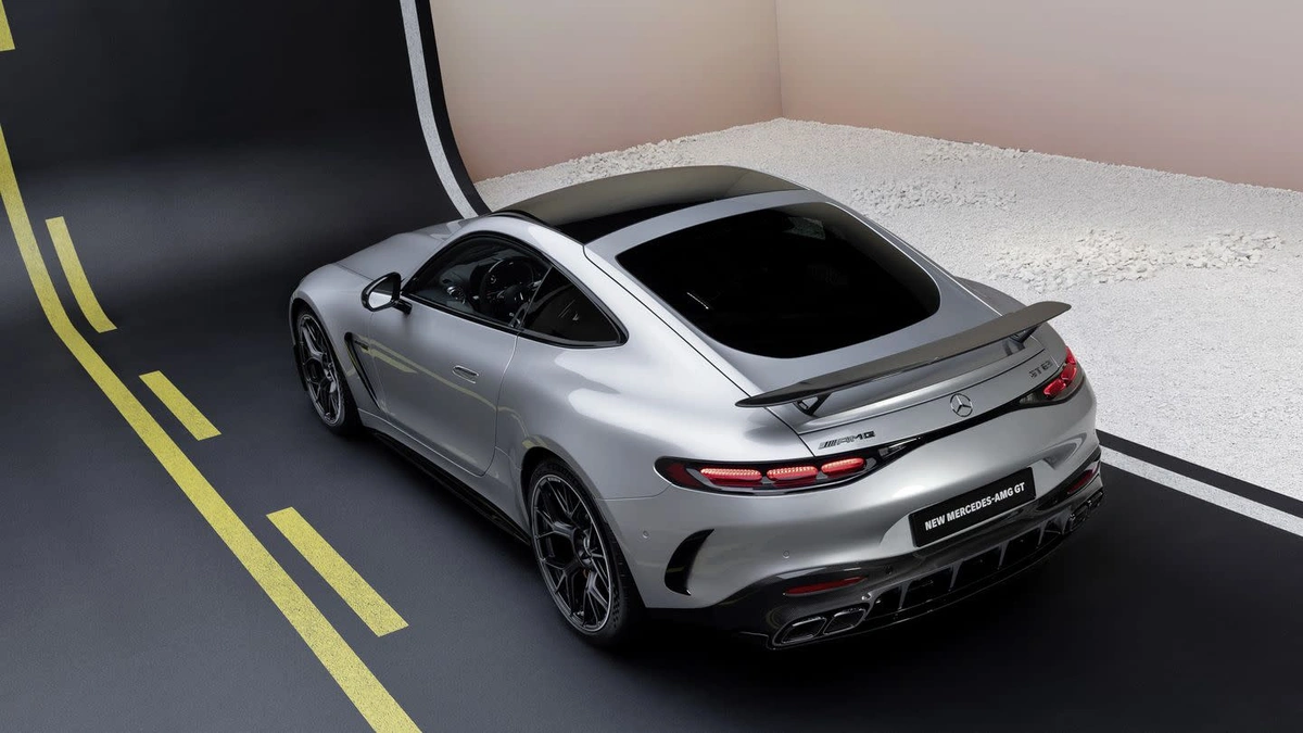 방탄소년단 정국의 벤츠 AMG GT